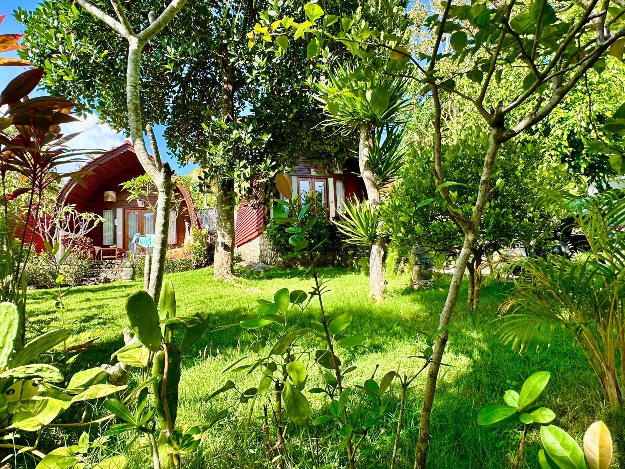Jungle Paradise Batununggul Exterior photo