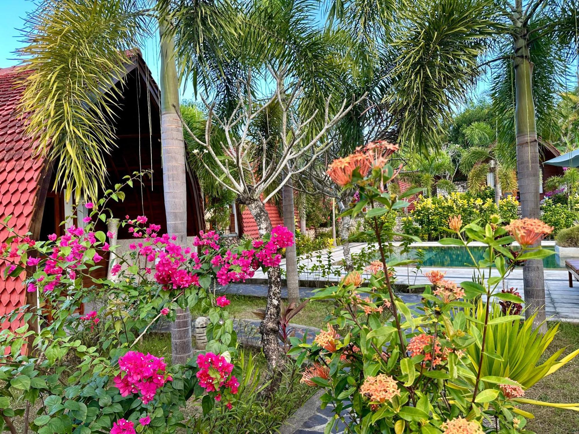 Jungle Paradise Batununggul Exterior photo